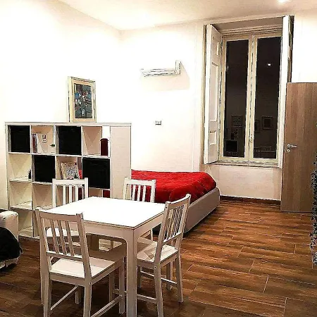 Piazza Dante 22 * נאפולי