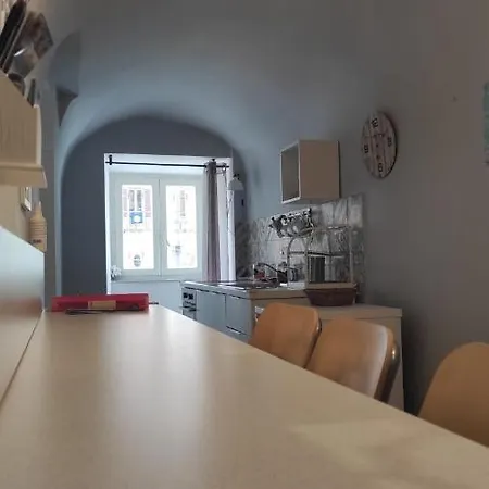 شقة Piazza Dante 22 *