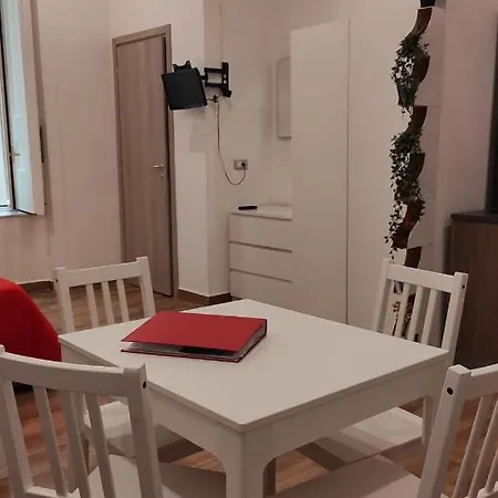 Apartment Piazza Dante 22