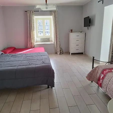 Piazza Dante 22 شقة